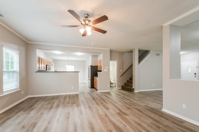 Foto del edificio - 15322 Beam St