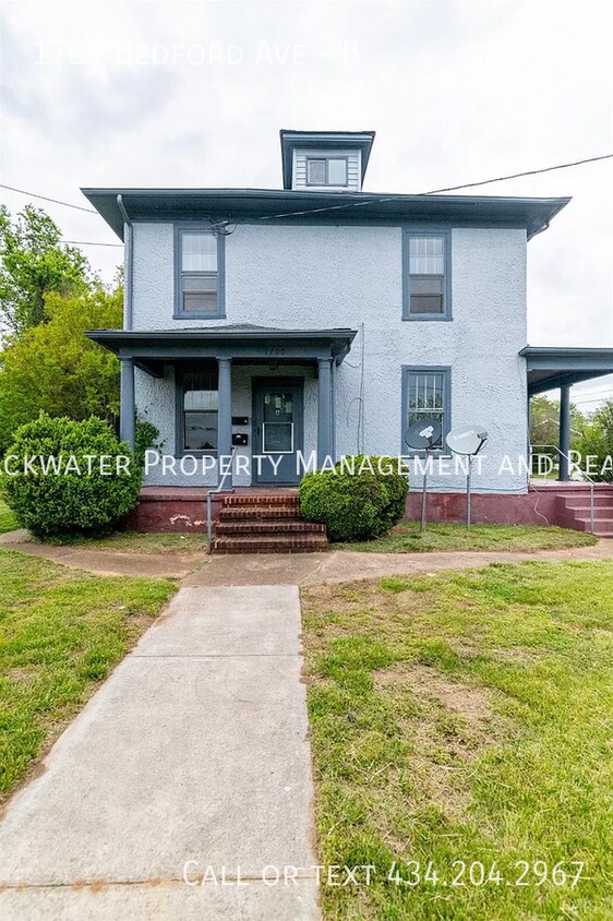 Primary Photo - Two Bedroom Upper Level Duplex off Bedford...