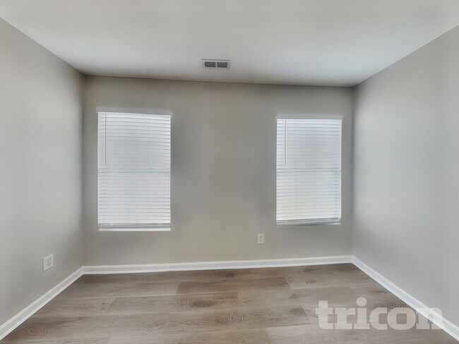 Building Photo - 3755 Burtons Barn St