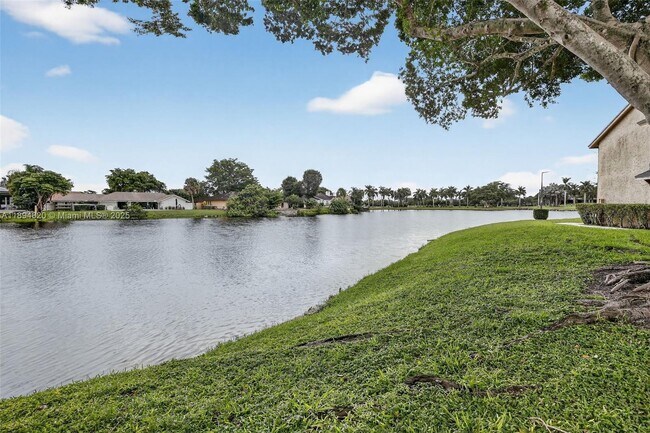 Foto del edificio - 247 Wimbledon Lakes Dr