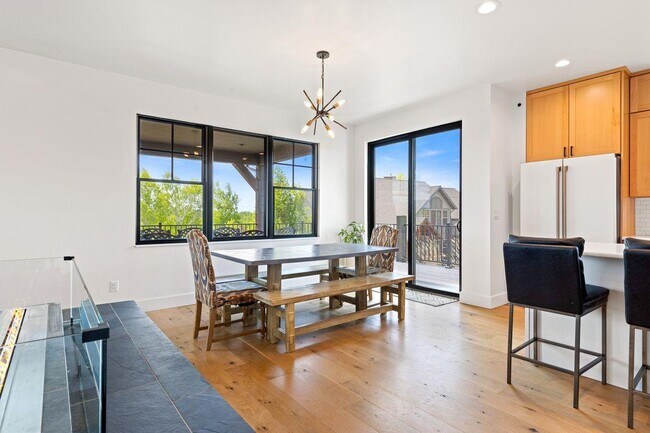 Foto del edificio - 557 St Andrews Dr