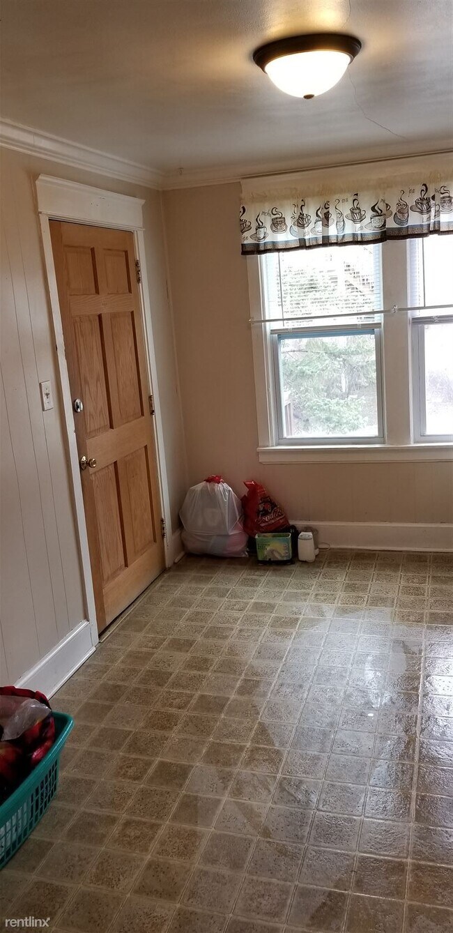 Foto del edificio - 2 br, 1 bath 4plex - 8722 W Mitchell St Ap...
