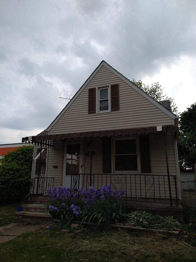 Foto principal - 4461 W 149th St