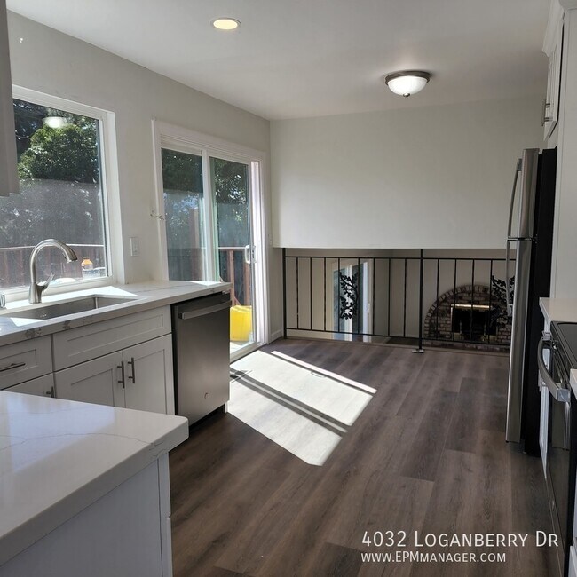 Building Photo - 4032 Loganberry Dr