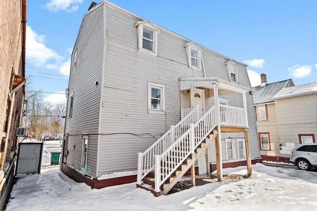 Foto del edificio - 56 Pershing Ave