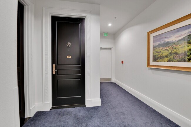 Foto del edificio - $1,900.00, 1 bed, 1 bath, located in Denve...