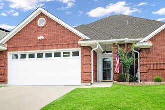 Building Photo - 4909 Indio Ln