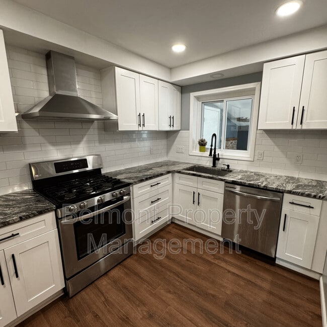 Building Photo - 23960 Willowbrook Dr