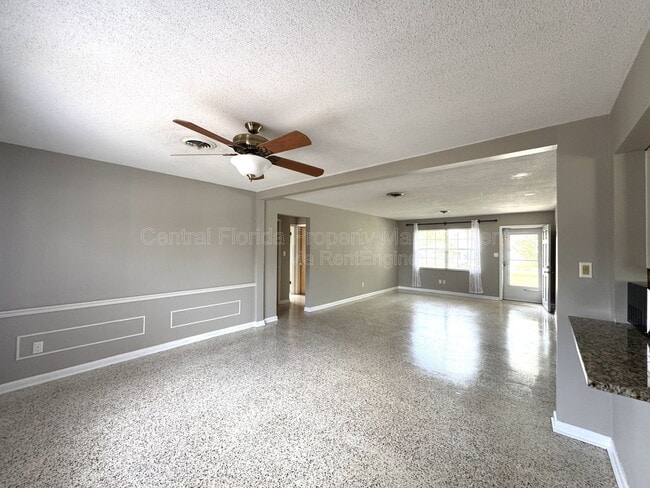 Building Photo - 903 Marscastle Ave