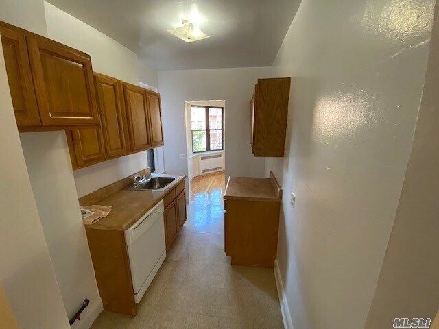 Foto del edificio - 72-36 112th St