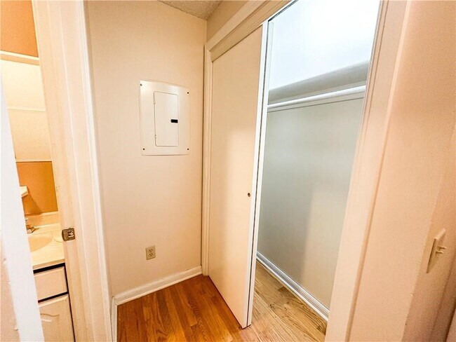 Foto del edificio - 113 Comfort St