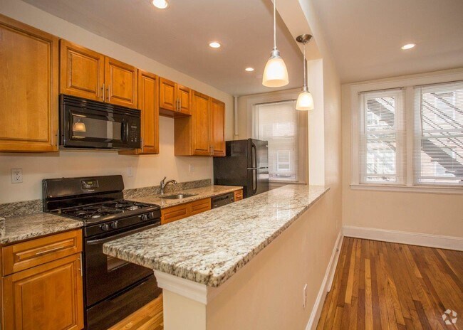 Building Photo - 138 Highland Ave