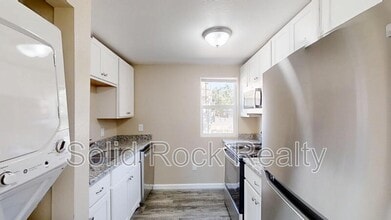 Building Photo - 2405 E St Vrain St
