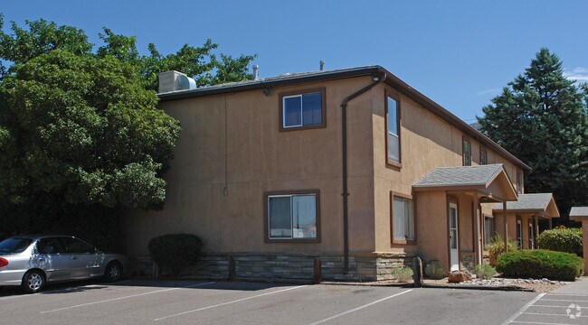 Villa Del Este Apartments, 12008 Phoenix Ave NE, Albuquerque, NM 87122 - Chelwood