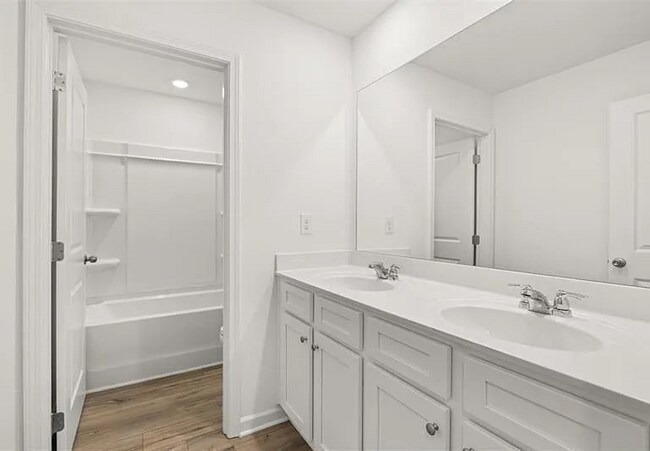 Foto del edificio - 942 Evergreen Rd