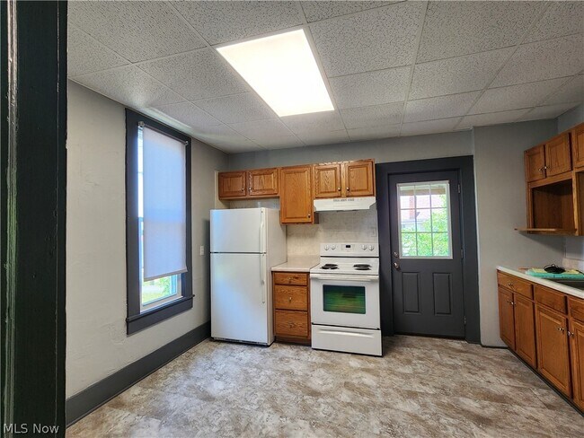 Building Photo - 139 Highland Ave