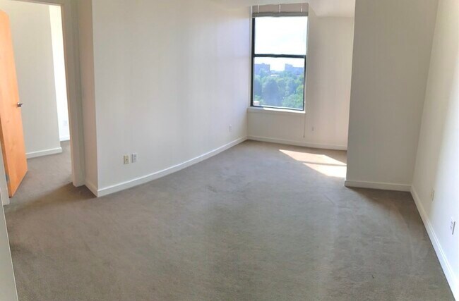 Building Photo - 131 Tremont St