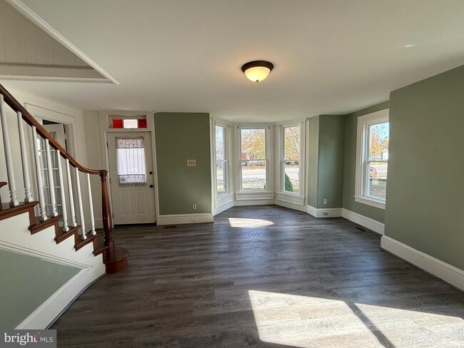 Foto del edificio - 305 Central Ave