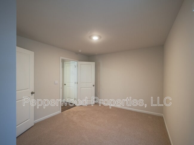 Building Photo - 1761 Rein Dr