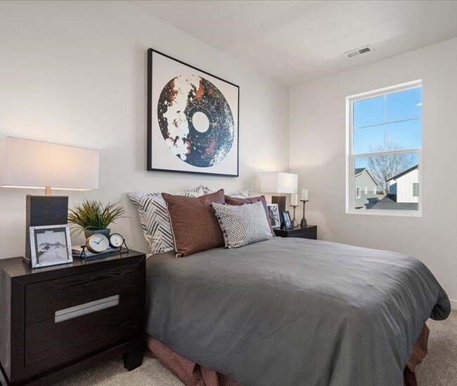 Building Photo - Brand New Town Home - Star Idaho