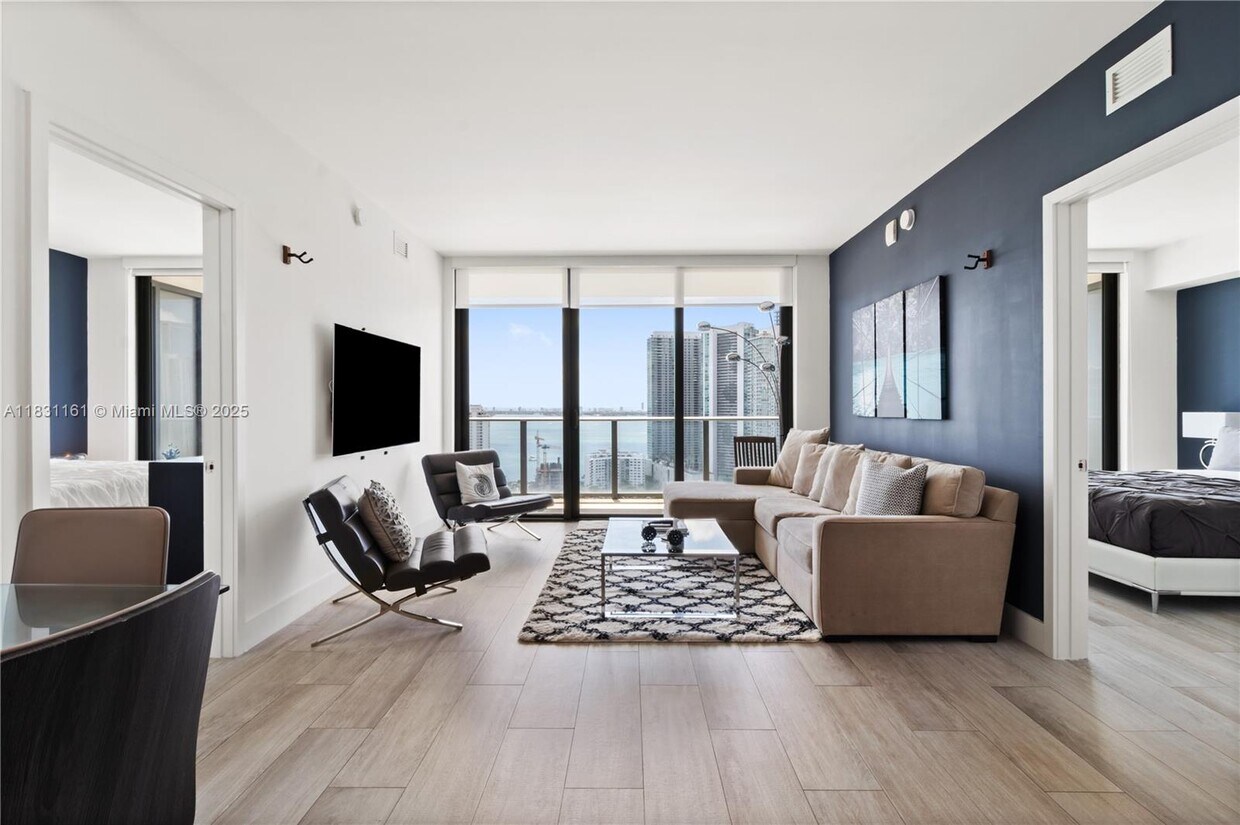 Foto principal - 121 NE 34th St