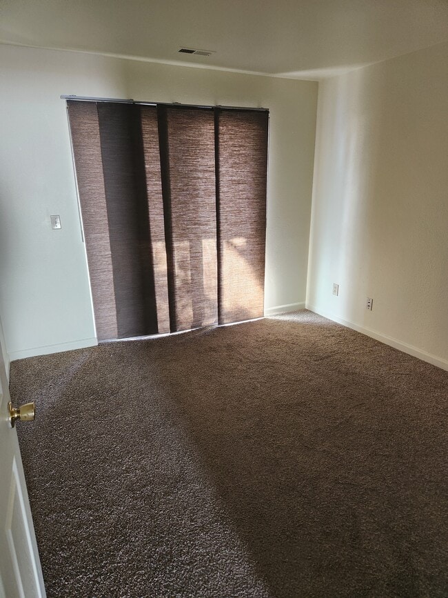 Building Photo - 905 Mt Werner Cir