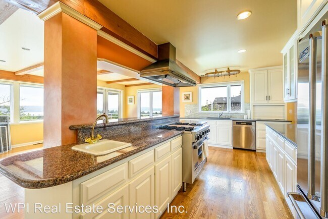 Foto del edificio - 4 br, 4 bath House - 6536 50th Ave. NE