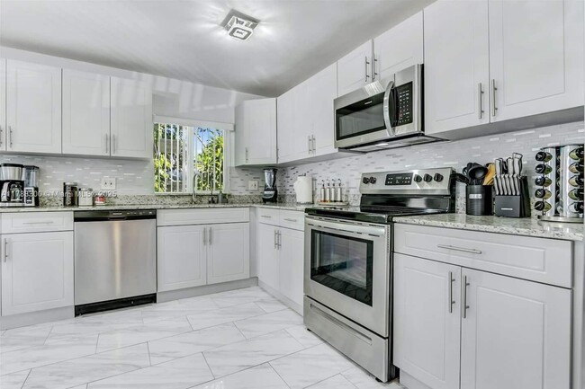 Foto del edificio - 211 SW 4th Ave