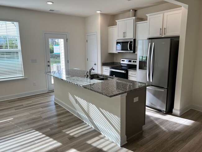 Building Photo - Minutes from Downtown Angier 3 bed