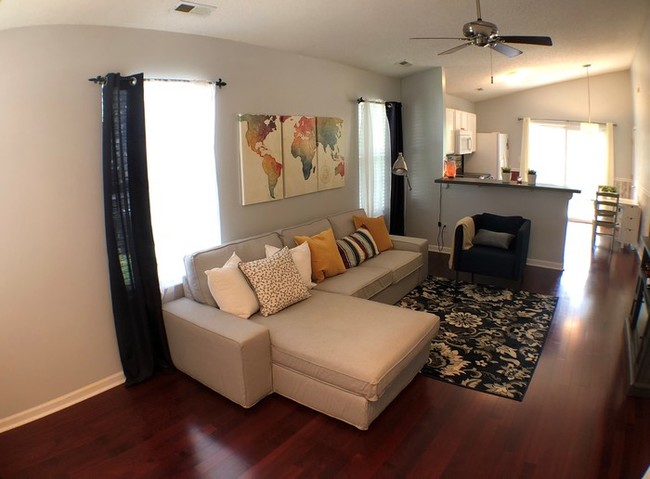 Foto del edificio - Cute Remodeled 2 BR 2 BA in Concord