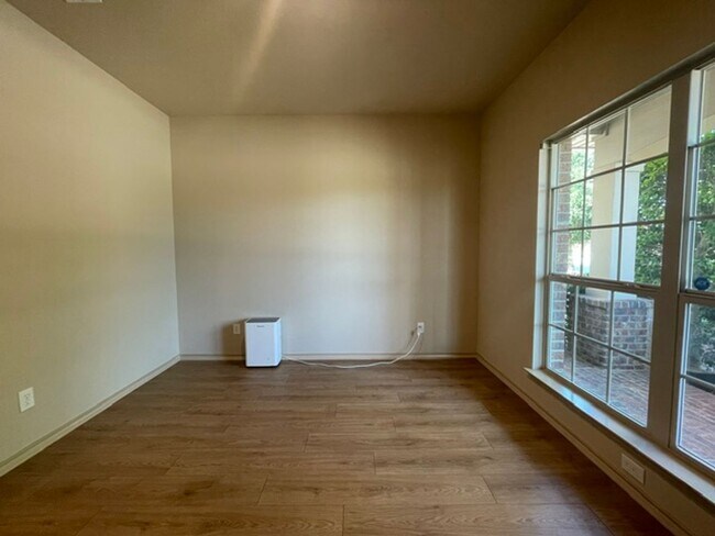 Foto del edificio - 4605 Hidden Meadows Trail