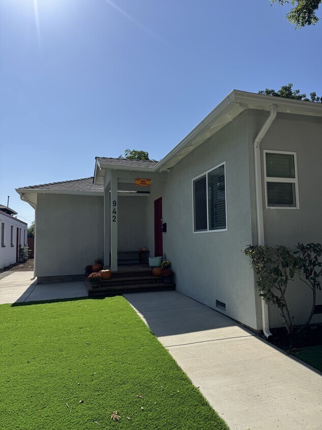 Foto principal - 942 Santa Clara St