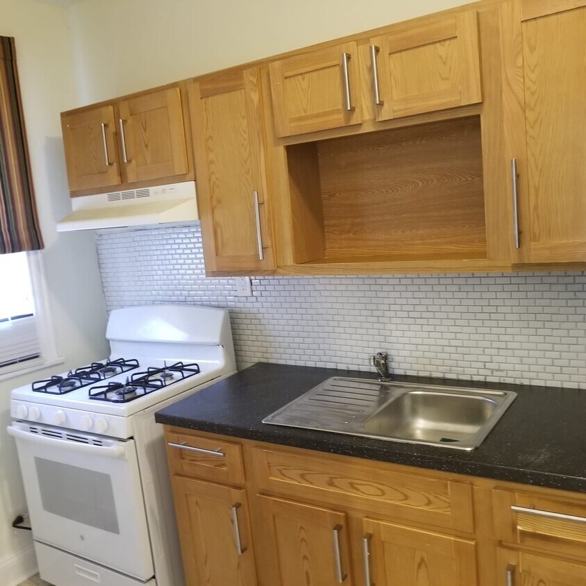 Primary Photo - 3 bed 1 bath 1005 s frazier