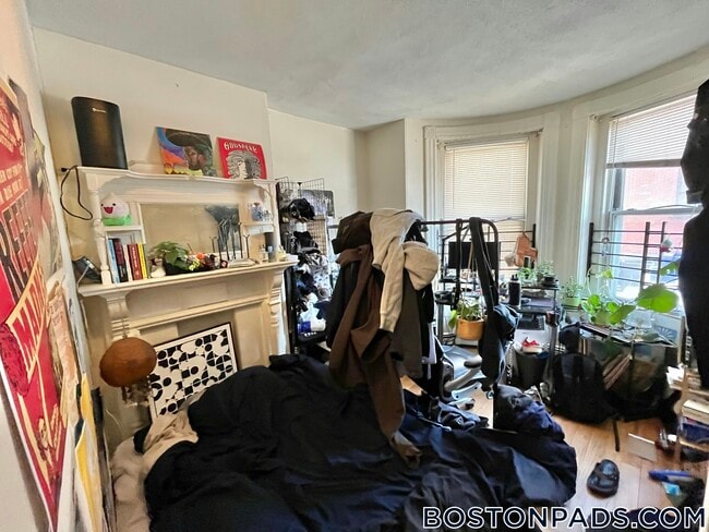 Building Photo - 3 Warwick St