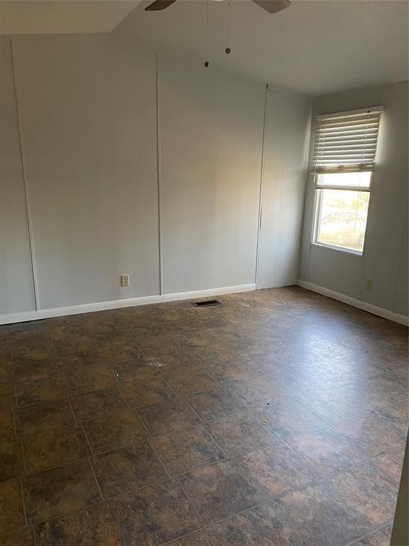 1180 Fish Hatchery Rd, Huntsville, TX 77320 House Rental in