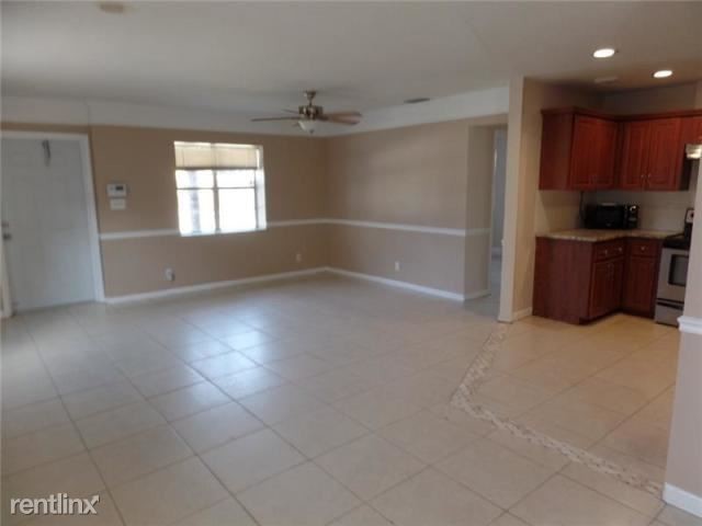 Building Photo - 3 br, 2 bath House - 604 NE 27th St