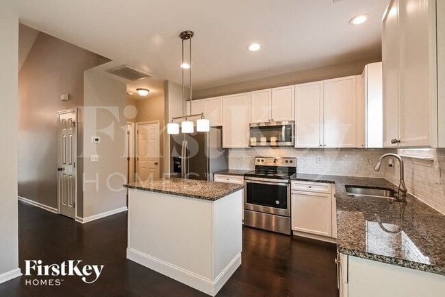 Foto del edificio - 417 Blooming Meadows Rd