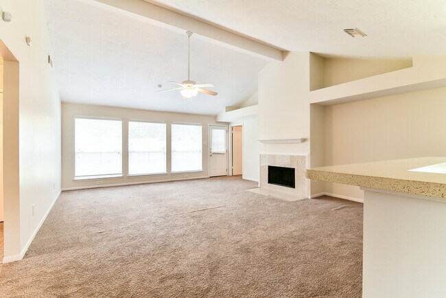 Foto del edificio - 17606 Glenwolf Dr