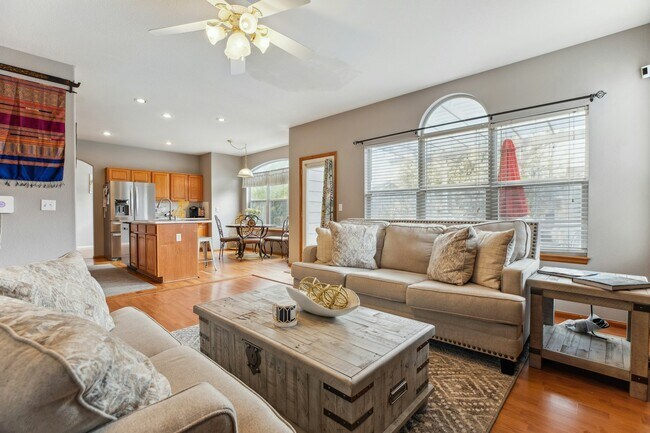 Foto del edificio - 5751 S Truckee St