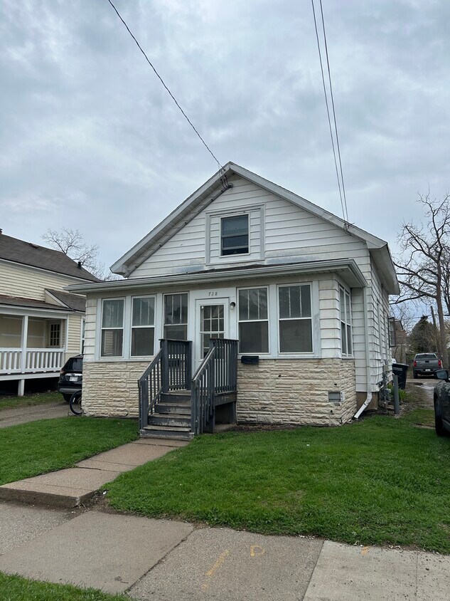 Foto principal - 724 Scott Ave