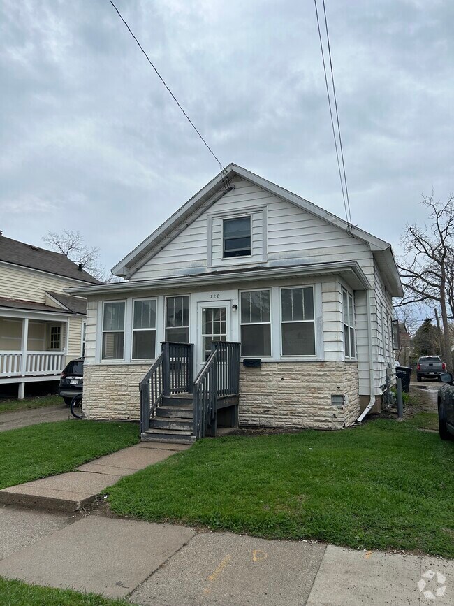 Building Photo - 724 Scott Ave