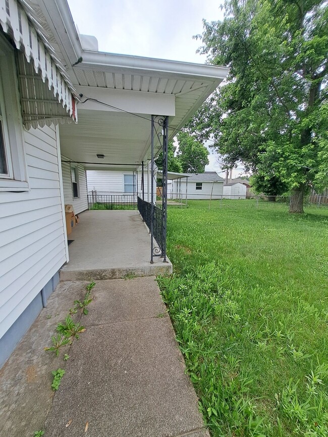 Building Photo - 5049 Pensacola Blvd