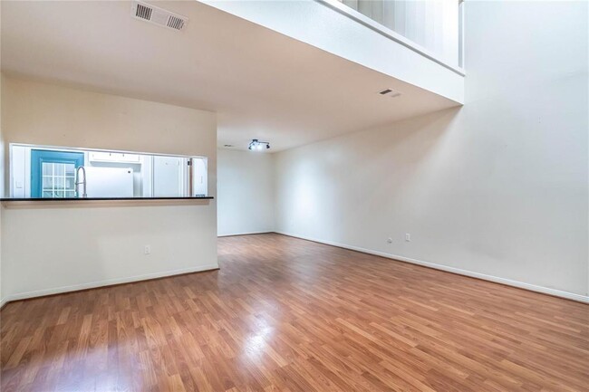 Building Photo - 2833 Panagard Dr