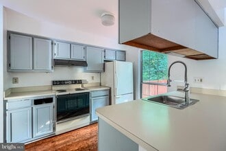 Building Photo - 8 Lambeth Bridge Ct