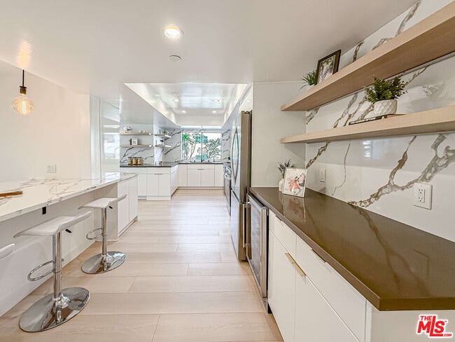 Building Photo - 1133 5th St