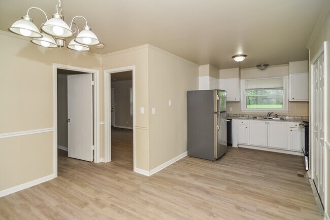 Foto del edificio - 4410 Lakeview Drive Northwest