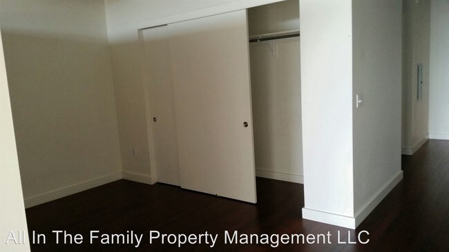 Foto del edificio - 1926 W Burnside St