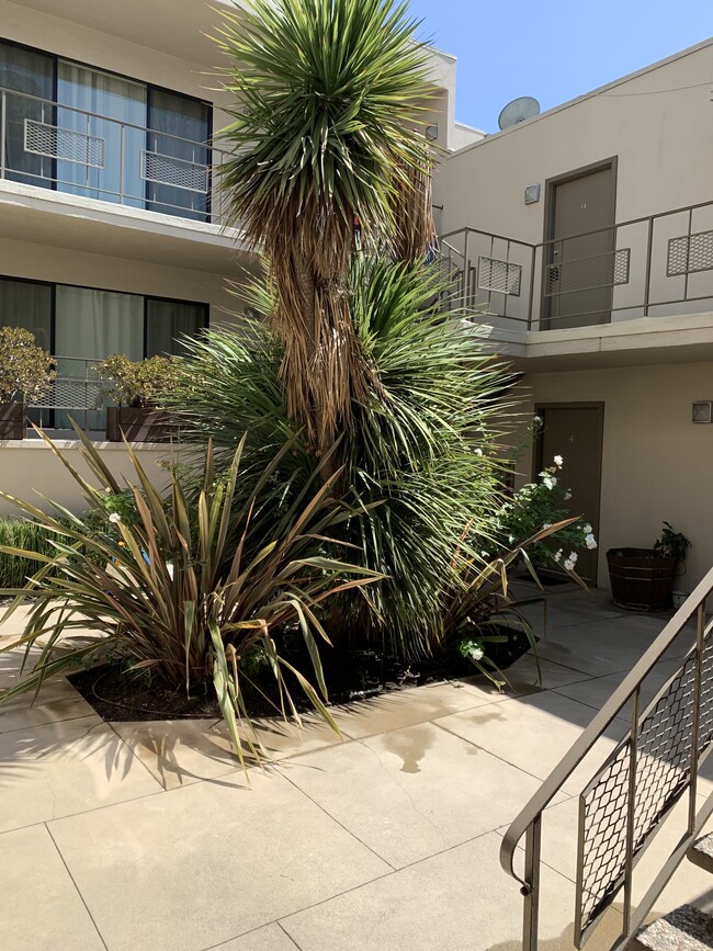 Foto del edificio - 840 S Bedford St
