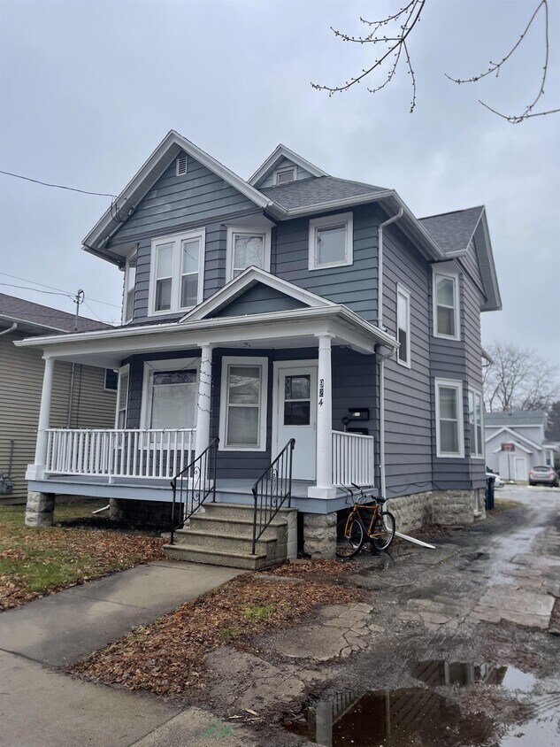 Primary Photo - 924 Wisconsin St