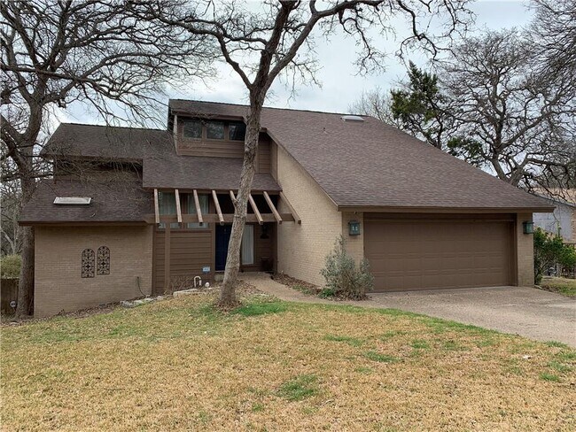 Building Photo - 4315 High Bluff Cir
